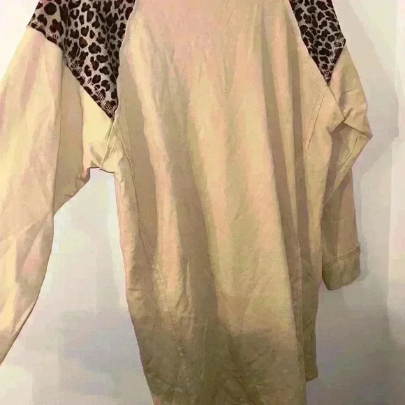 UMGEE leopard long sleeve tan dress with exposed seam women’s size M - Picture 2 of 2